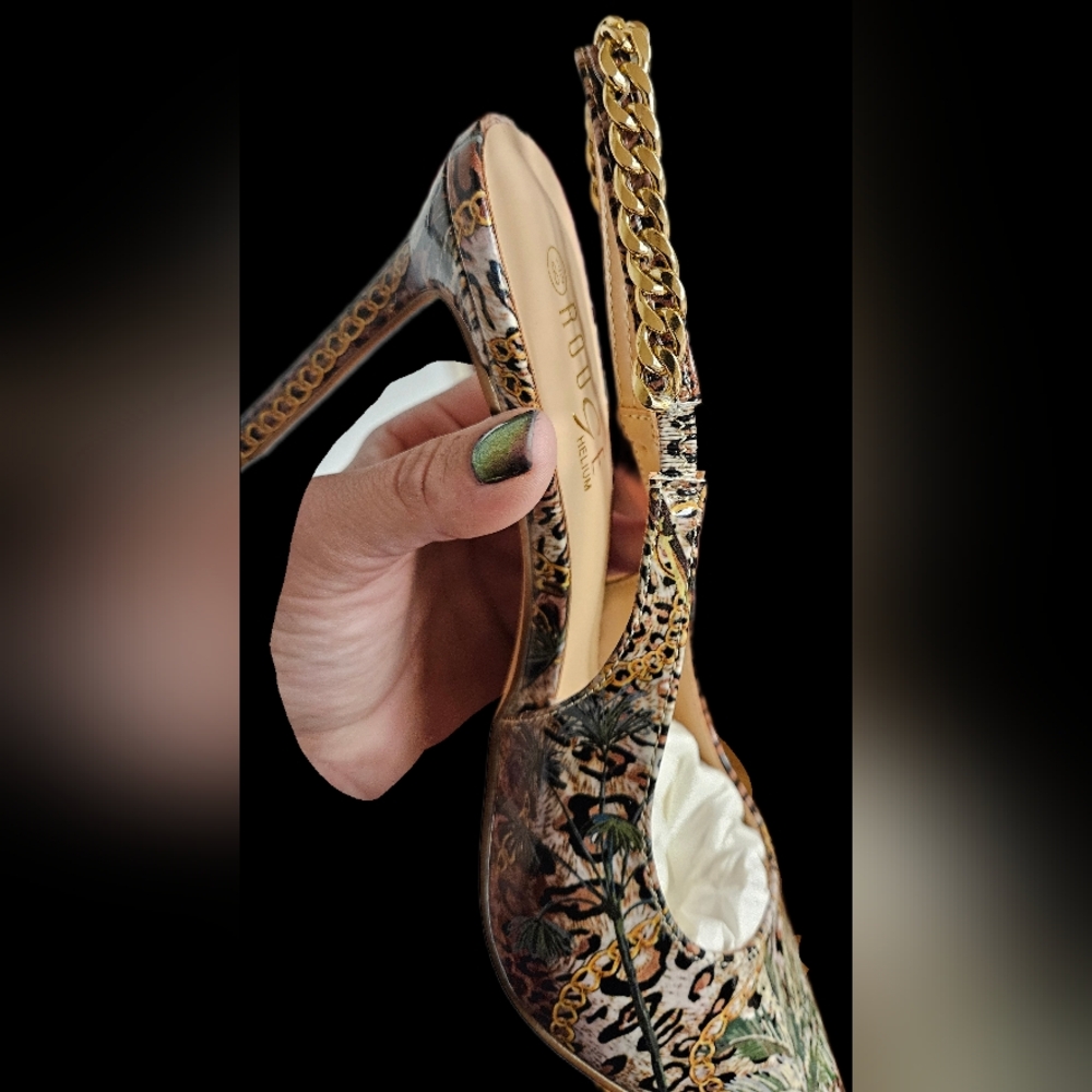 NWT LEOPARD PRINT POINTED TOE STILLETTO HEEL PUMPS CHAIN DETAIL: SIZE 8.5! - Picture 10 of 16
